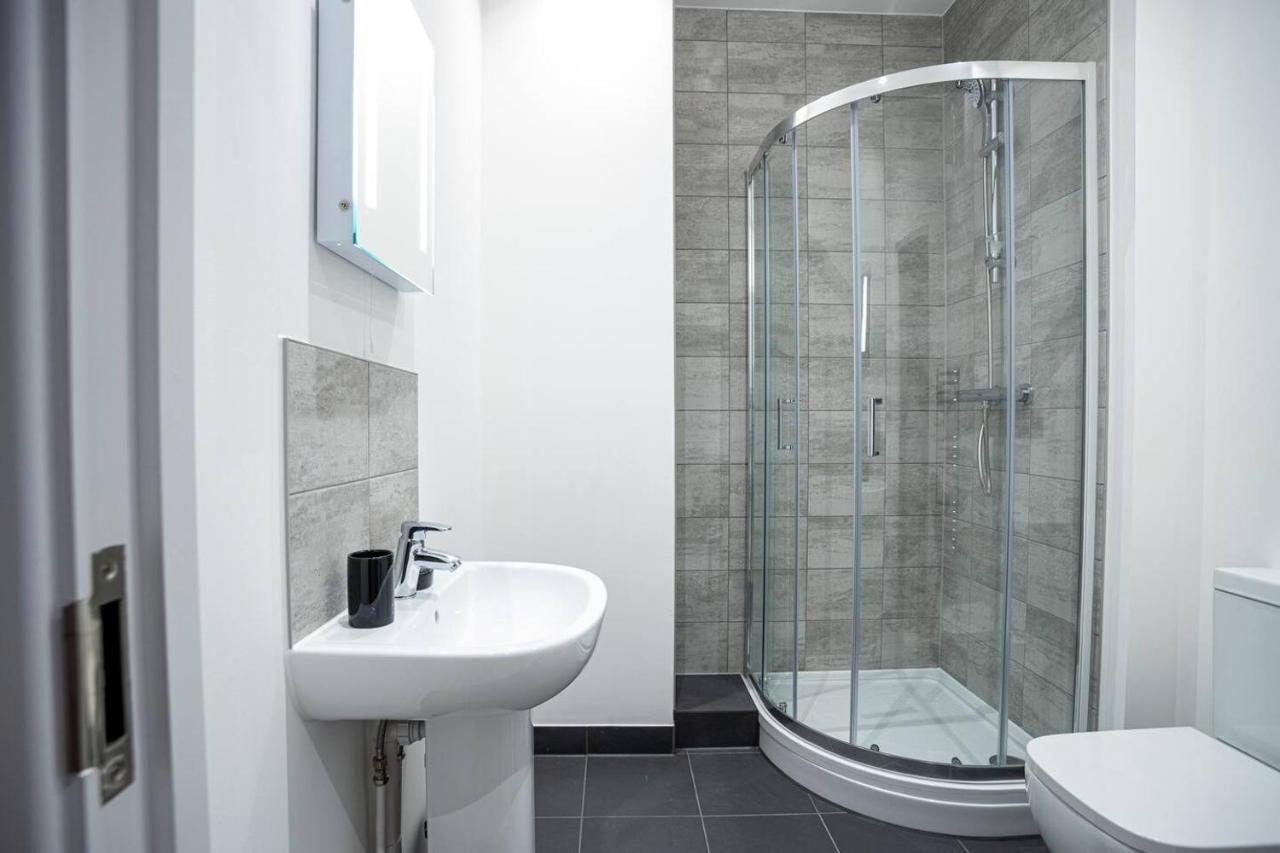 Bayard Apartments - 2 Bed Apartment Contractors Welcome Peterborough Dış mekan fotoğraf